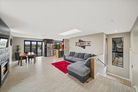 Photo of property in 147 Edgewater Drive, Pakuranga, Auckland, 2010