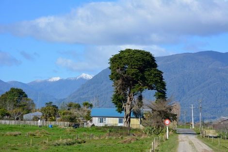 Photo of property in 3 Ray Street, Karamea, 7893