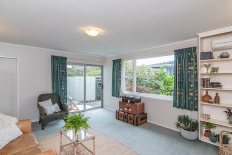 Photo of property in 12 Leybourne Avenue, Waikanae, 5036