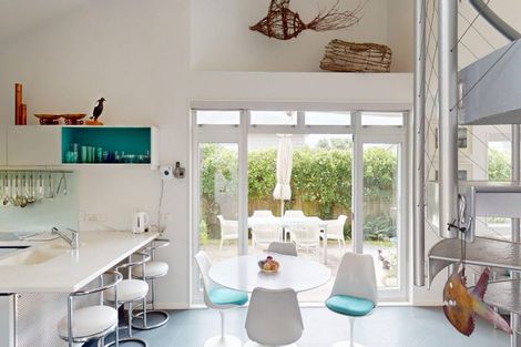 Photo of property in 30 Kent Avenue, Waitarere Beach, Levin, 5510