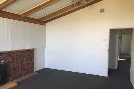 Photo of property in 2 Luxor Place, Pomare, Rotorua, 3015