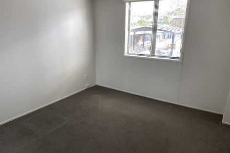 Photo of property in 2a/171 Hurstmere Road, Takapuna, Auckland, 0622