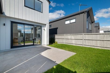 Photo of property in 17 Park Green Avenue, Rosehill, Papakura, 2113
