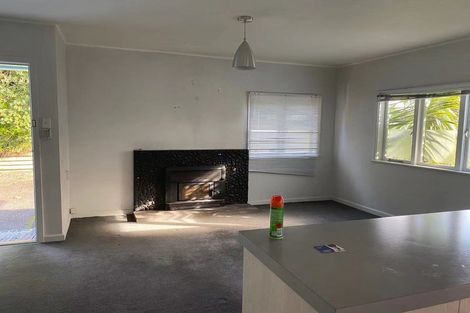 Photo of property in 1 Savoy Road, Glen Eden, Auckland, 0602