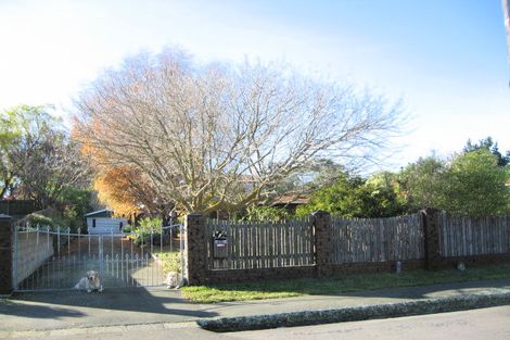 Photo of property in 35 Shaw Avenue, New Brighton, Christchurch, 8083