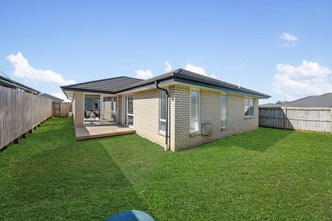 Photo of property in 17 Parton Road, Pukekohe, 2120