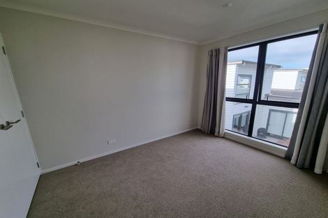 Photo of property in 24 Sacred Kingfisher Road, Hobsonville, Auckland, 0616