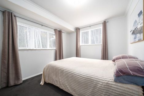Photo of property in 18 Northumberland Street, Cannons Creek, Porirua, 5024