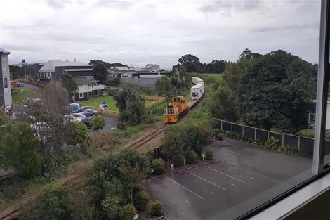 Photo of property in The Strand, 4/16 Ronald Street, Strandon, New Plymouth, 4312