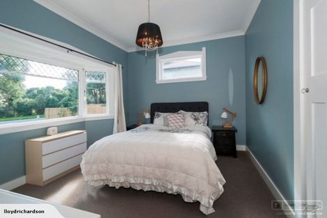 Photo of property in 39 Cambridge Terrace, Waiwhetu, Lower Hutt, 5010