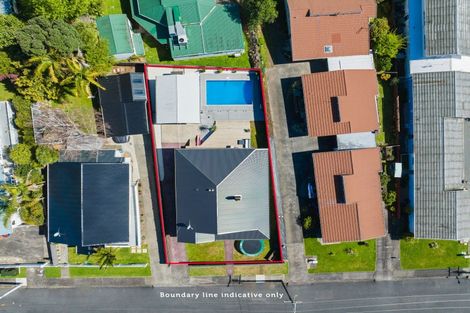 Photo of property in 16 Wolfe Street, Regent, Whangarei, 0112