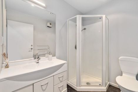 Photo of property in 2/450 Barbadoes Street, Edgeware, Christchurch, 8013