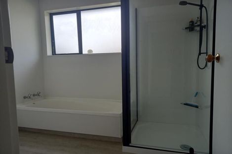 Photo of property in 2 Orsino Place, Stratford, 4332