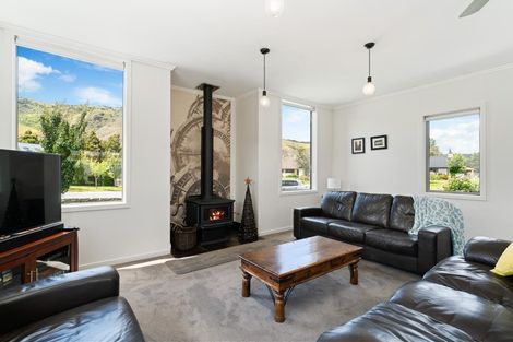 Photo of property in 16 Sunhaven Cove, Cromwell, 9310