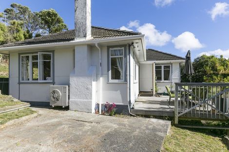Photo of property in 142 Helston Road, Paparangi, Wellington, 6037