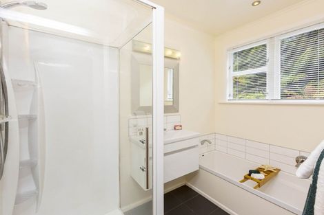 Photo of property in 67 Elmslie Road, Pinehaven, Upper Hutt, 5019