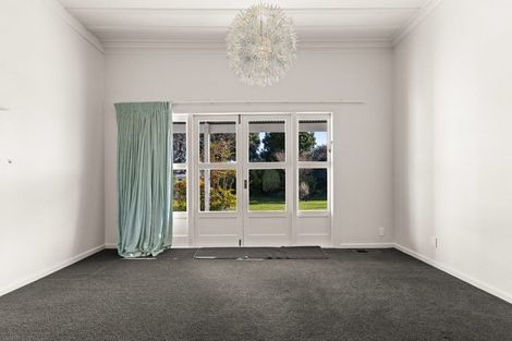 Photo of property in 27 Neeve Road, Taradale, Napier, 4112