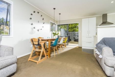 Photo of property in 1/28 Capilano Place, Glenfield, Auckland, 0629