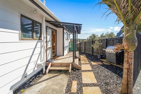 Photo of property in 1/80 Browns Bay Road, Rothesay Bay, Auckland, 0630