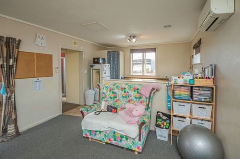 Photo of property in 12a Hokio Beach Road, Levin, 5510