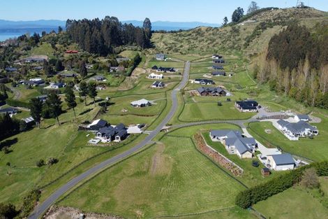 Photo of property in 17 Lochinvar Lane, Acacia Bay, 3385