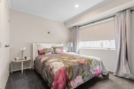 Photo of property in 1/20 Solana Court, Botany Downs, Auckland, 2010