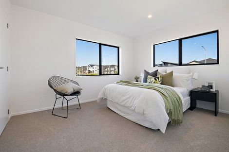 Photo of property in 1 Nga Pona Toru Road, Flat Bush, Auckland, 2019