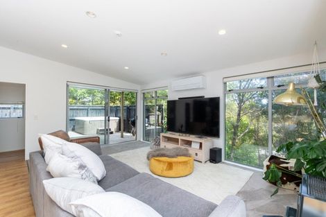 Photo of property in 32 Mount Marua Way, Timberlea, Upper Hutt, 5018