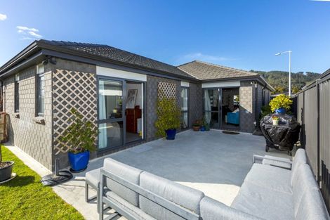Photo of property in 24 Te Kaeaea Crescent, Wallaceville, Upper Hutt, 5018