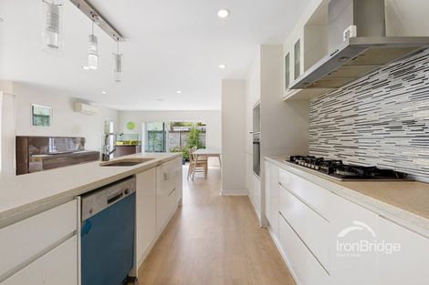Photo of property in 12 Sohlue Place, Oteha, Auckland, 0632
