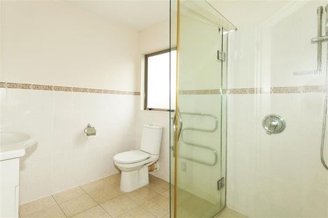 Photo of property in 8 Scarboro Terrace, Murrays Bay, Auckland, 0630