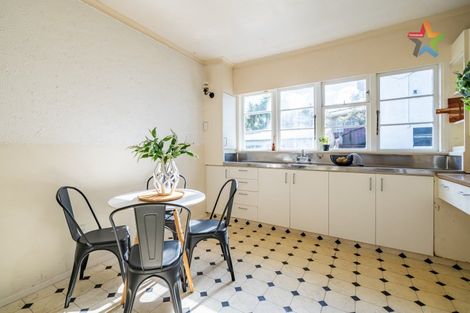 Photo of property in 127 Stokes Valley Road, Stokes Valley, Lower Hutt, 5019