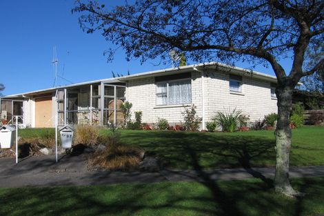 Photo of property in 57 Abraham Crescent, Milson, Palmerston North, 4414