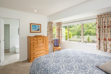 Photo of property in 4 Kaikomako Road, Waikanae, 5036