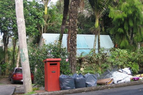 Photo of property in 7 Ngaio Road, Titirangi, Auckland, 0604