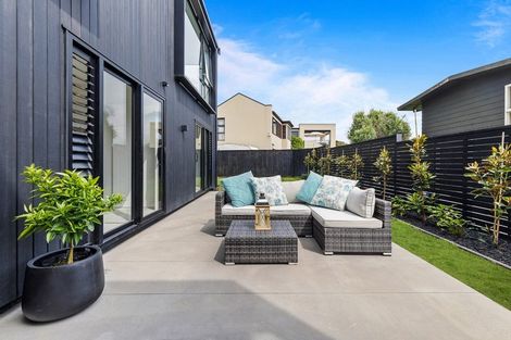 Photo of property in 10 Vaughan Crescent, Murrays Bay, Auckland, 0630