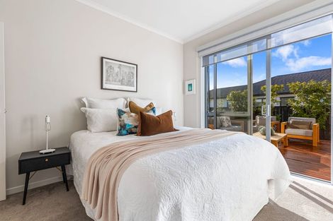 Photo of property in 14 Gilbransen Road, Kumeu, 0810