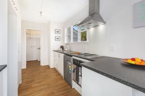 Photo of property in 4 Bromley View, Ranui, Porirua, 5024