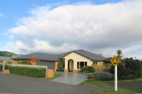 Photo of property in 2 Compass Court, Paraparaumu, 5032
