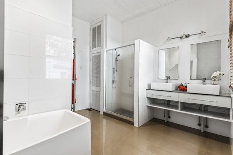 Photo of property in 52 St Vincent Avenue, Remuera, Auckland, 1050