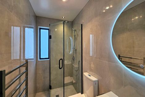 Photo of property in 7a Lewisham Street, Highland Park, Auckland, 2010