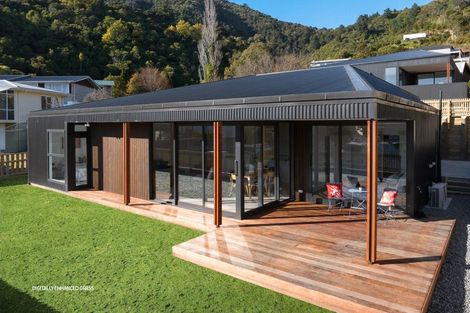 Photo of property in 12b Russell Street, Picton, 7220