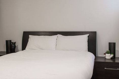 Photo of property in 2/61 Forrest Hill Road, Milford, Auckland, 0620