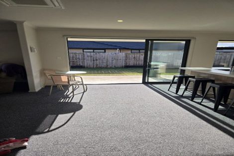 Photo of property in 9 Te Piriti Road, One Tree Point, 0118