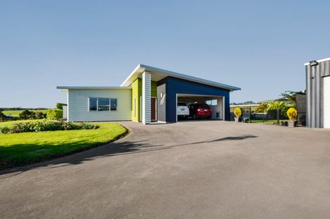 Photo of property in 2 Nopera Road, Waiiti, Urenui, 4377