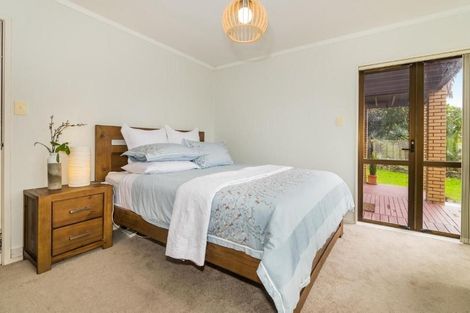 Photo of property in 1/33 Masterton Road, Rothesay Bay, Auckland, 0630