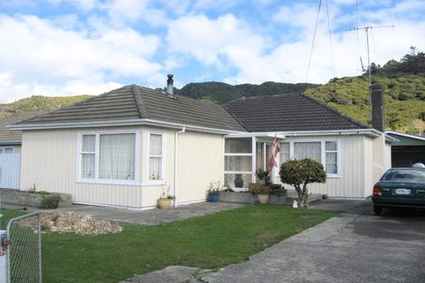 Photo of property in 195 Wainuiomata Road, Wainuiomata, Lower Hutt, 5014