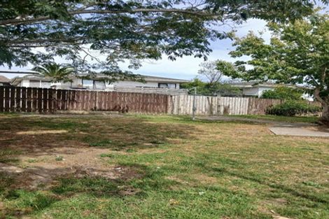 Photo of property in 15 Kopara Place, Clendon Park, Auckland, 2103