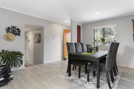 Photo of property in 17 Longview Rise, Massey, Auckland, 0614