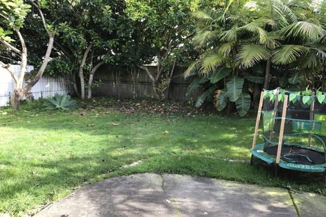 Photo of property in 34 Titirangi Road, New Lynn, Auckland, 0600